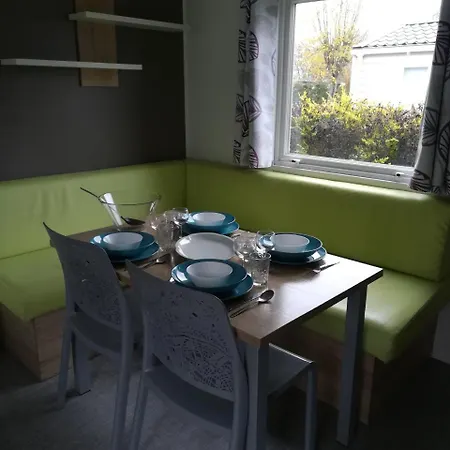 Loisirs Des Groux 2* Mousseaux-sur-Seine